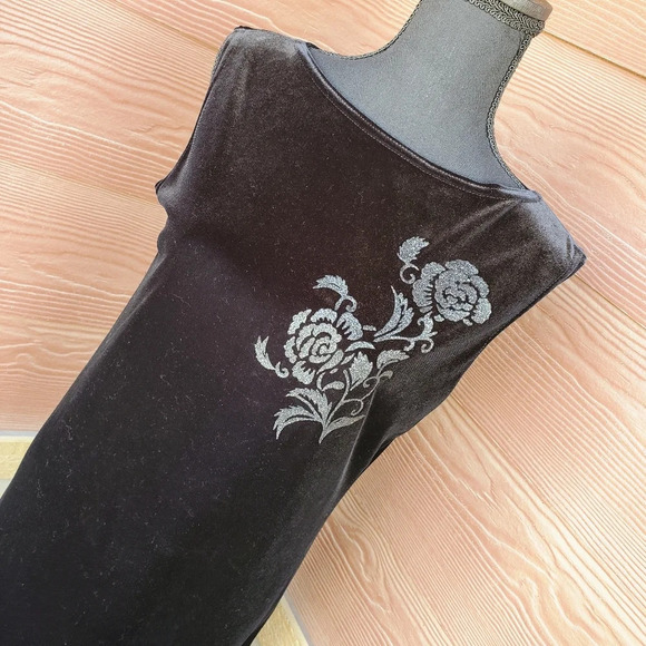 90's Slinky Kathie Lee Collection Velvet Dress w/ Rose Embellishment Size Medium - Picture 5 of 13